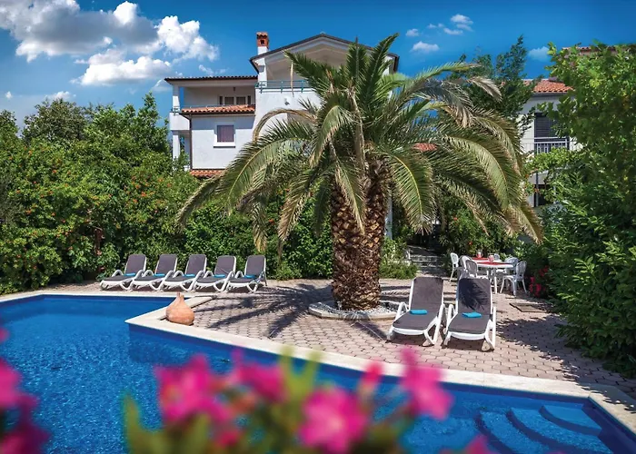 Cozy Apartment In Pula With Wifi