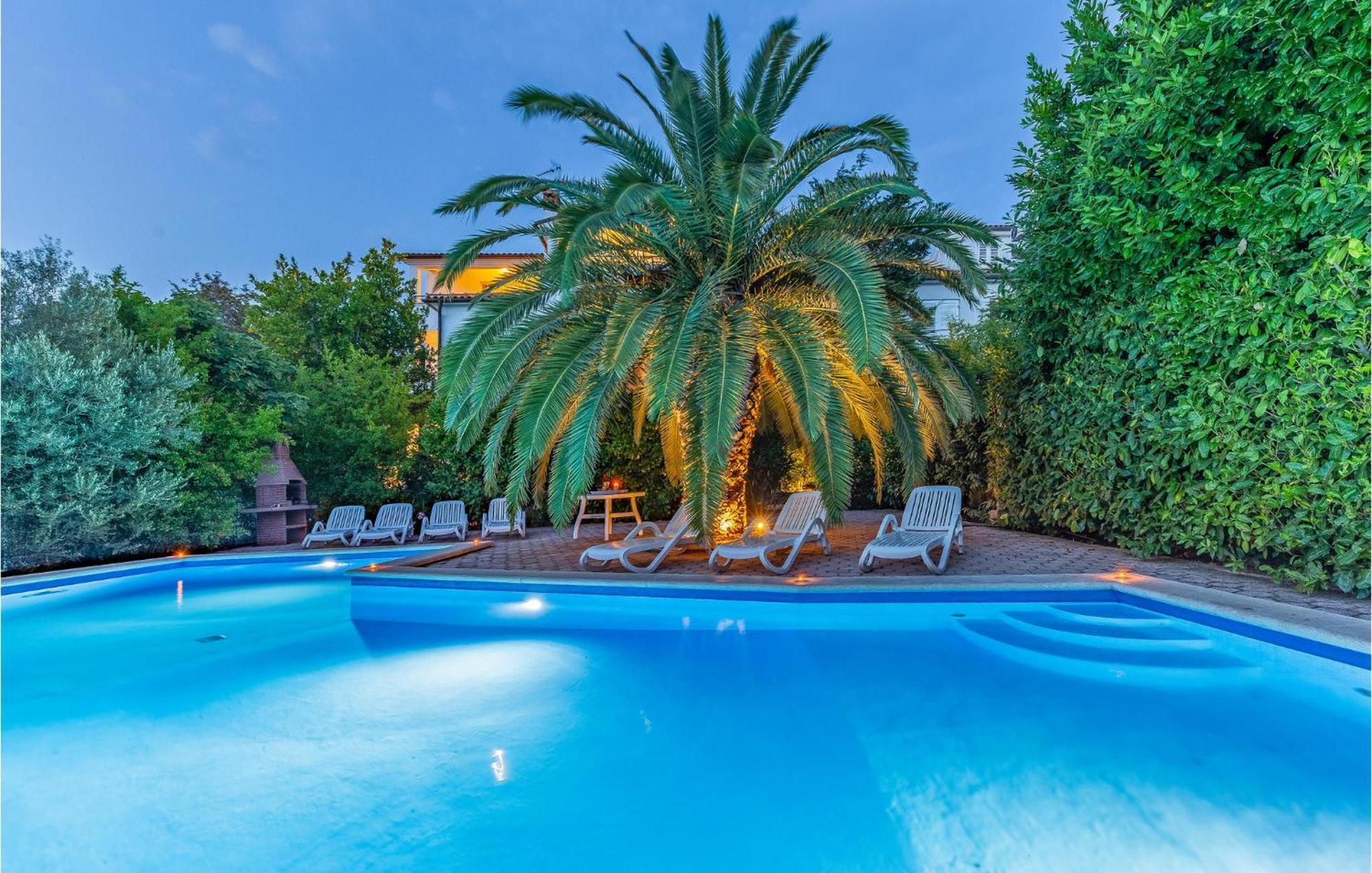Cozy Apartment In Pula With Wifi
