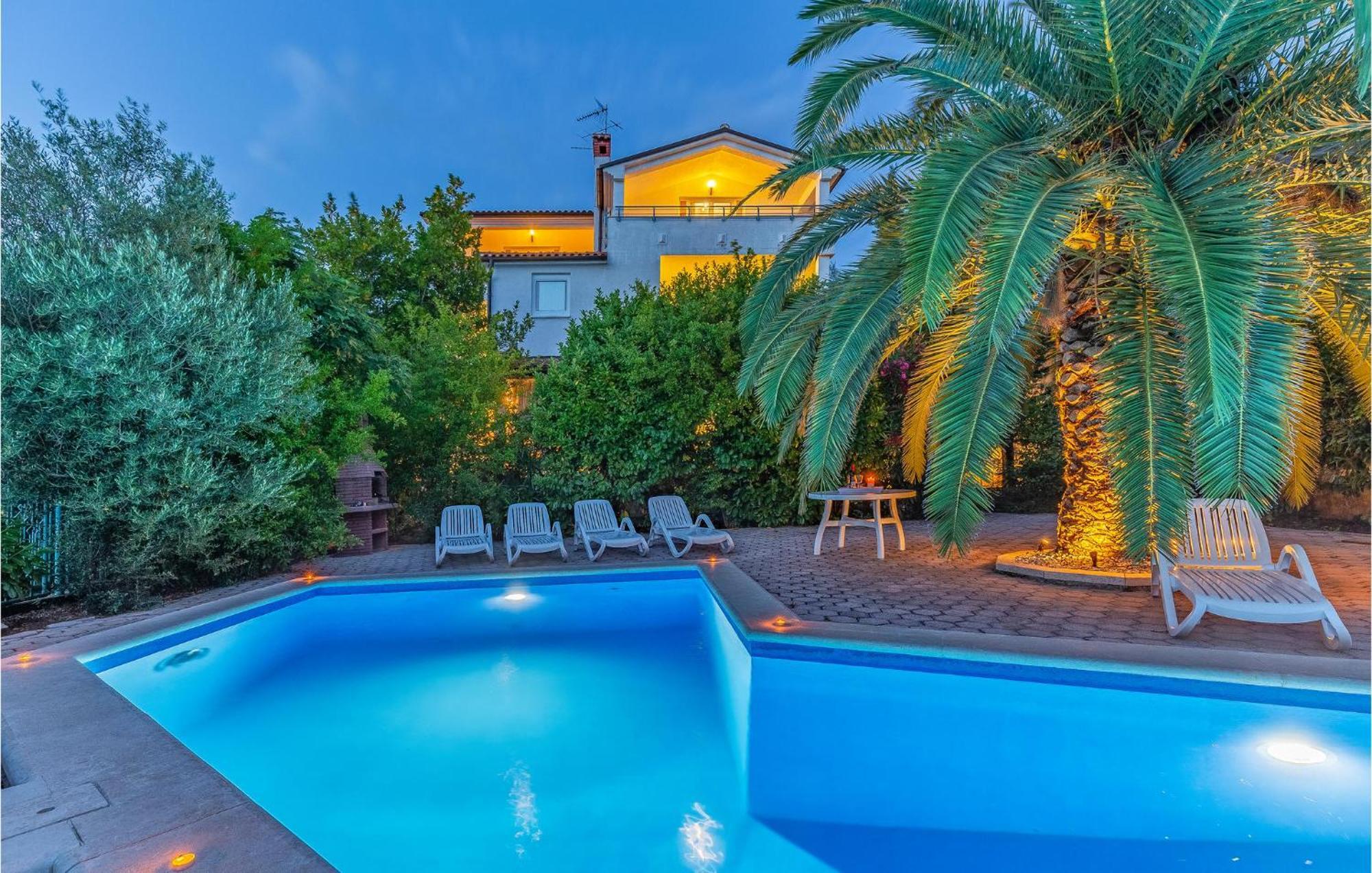 Cozy Apartment In Pula With Wifi